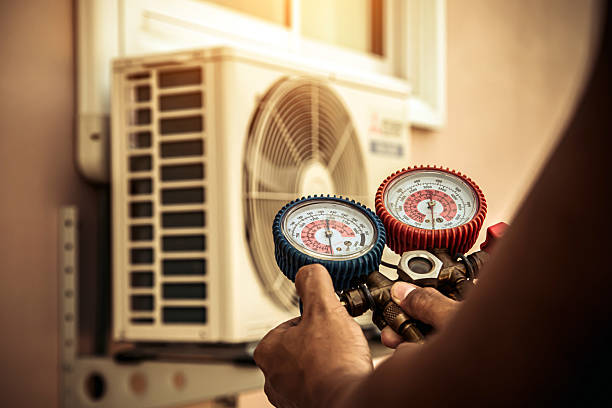 Professional Ac Installation technician working in Millsap, TX